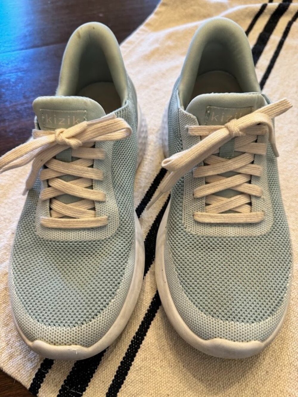 Kizik Athens Womans Size 7.5 Handsfree Athletic Shoes Sea Foam